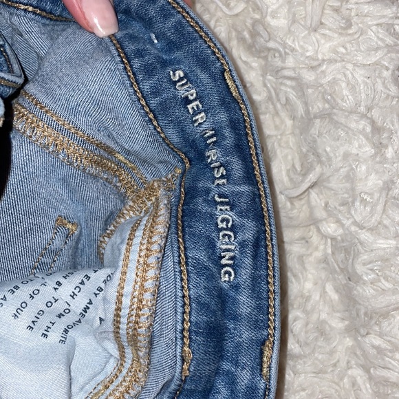 Super Stretch American Eagle High Waisted Jeans - Picture 4 of 5